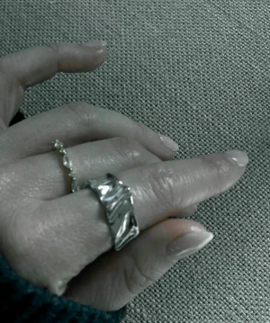 Ring  - Superfin ring med cool struktur ❤️‍🔥 Frakt:15 kr 🤩