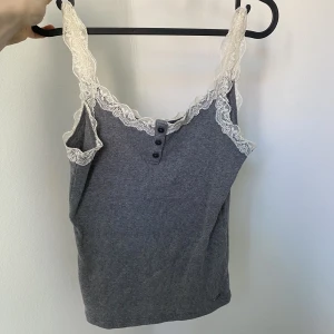 Spetslinne - Gulligt linne, använd gärna köp nu!💕