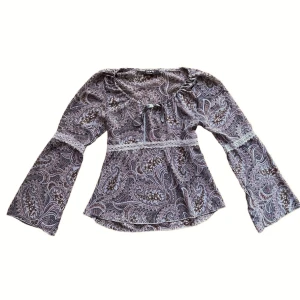 vintage bohemisk tröja - såå fin tröja som tyvärr inte kommer till önskad användning. 😢 Köparen står för frakt. Använd gärna ”köp nu”. 💓