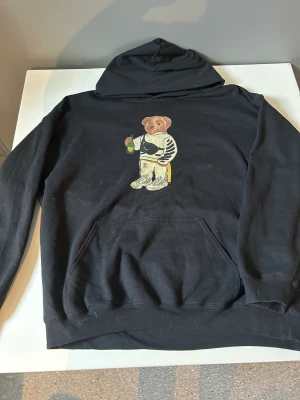 Tjocktröja  - Aldrig använd  Mycket bra skick 