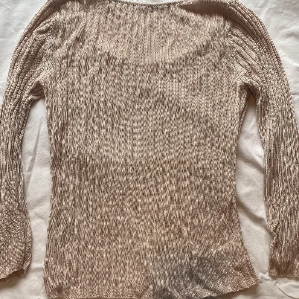 Long sleeve pink shirt warm in jumper like material . Tröjor & Koftor.