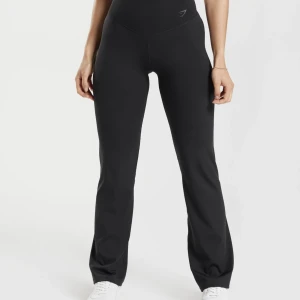 Yogapants - Jag säljer dessa oanvända yogapants från gymshark. Dessa är i storlek S och ordinarie pris är 680kr och jag säljer dom för 300kr