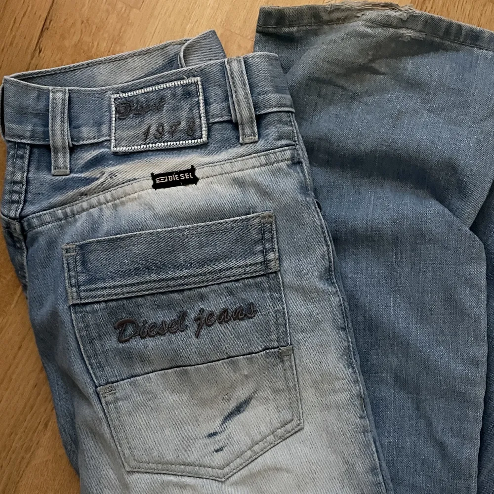 Fick dem från min pappa men använder ej då de inte är min stil.❤️ Skriv privat för frågor. Jeans & Byxor.