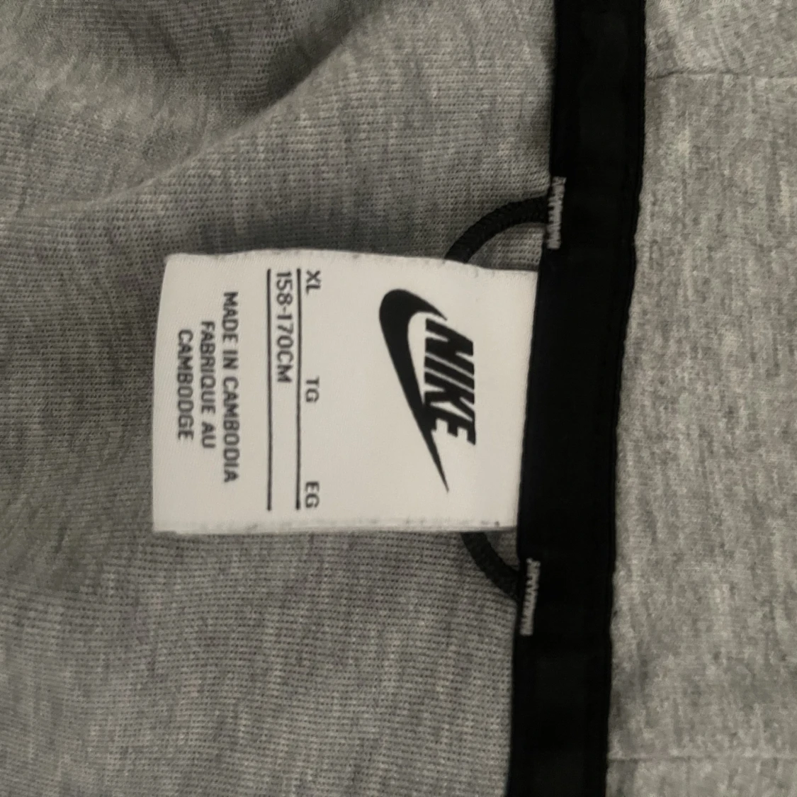 Nike Tech grå Juniorstorlek XL 158-170cm - 91