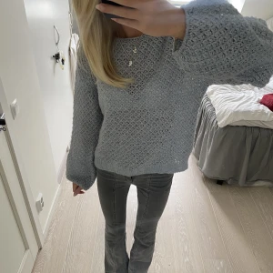 Glittrig stickad tröja  - Skitsnygg glittrig stickad tröja, köpt secondhand i paris❤️