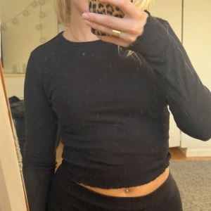 Tröja med öppen rygg - Tröja med öppen rygg från Gina Tricot 🖤