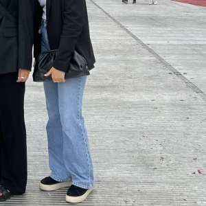 Raka jeans  - Vidare jeans från vero moda! Passar en S- M💙 endast använda en gång! 