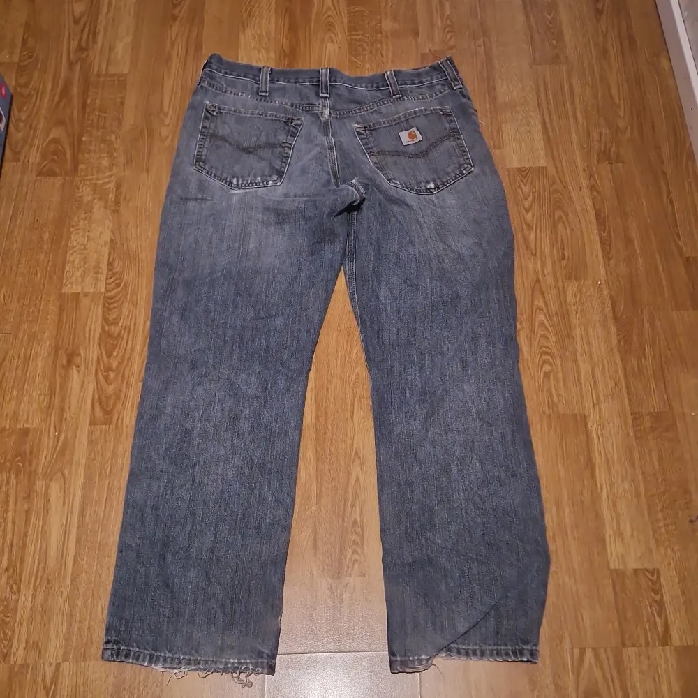 Fina carhart byxor i storlek 34×30.. Jeans & Byxor.