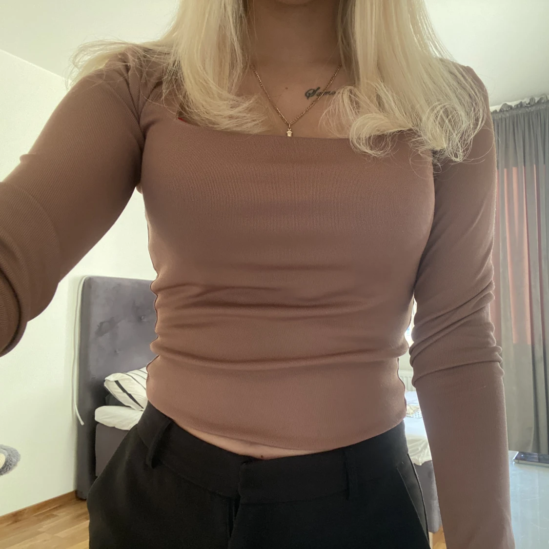 Brun vanlig långärmad topp