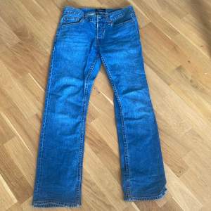 Straight jeans från märket Brixton, nästan helt oanvända