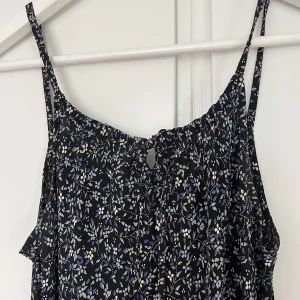 Vintage klänning - Fin klänning i gott skick! Köpt second hand