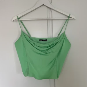 Korsett-topp från Zara - Gott skick, aldrig använd!