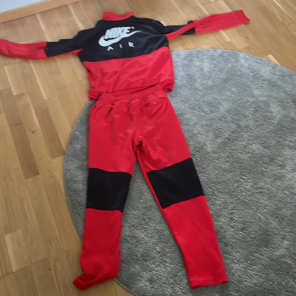 Nike dress röd svart  - 90