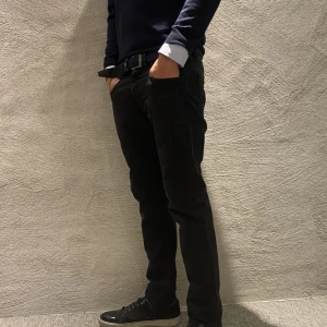 Lee jeans - Hej! Säljer nu dessa feta lee jeans. Jeansen är i storlek W32 L34. Modellen är 184cm och väger 68kg