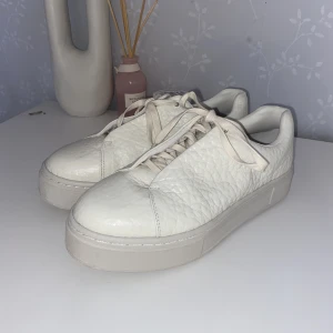 Eytyz - Eytyz stl 39 Använda 1 gång, helt nya som i nytt skick Materialet är av läder och det finns inte en skråma på dem.  Möts i Gävle eller hos mig. 0720286826 för mer info!