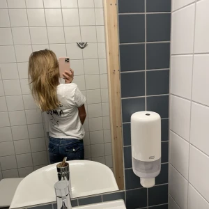 Assnygg t-shirt!  - Asssnygg t-shirt från Gina i strl 164✌🏻 använd 2 gånger typ, orginalpris: 150kr mitt pris:90kr + frakt ! 