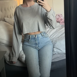 Grå tröja  - Grå tröja från Zara Storlek: S