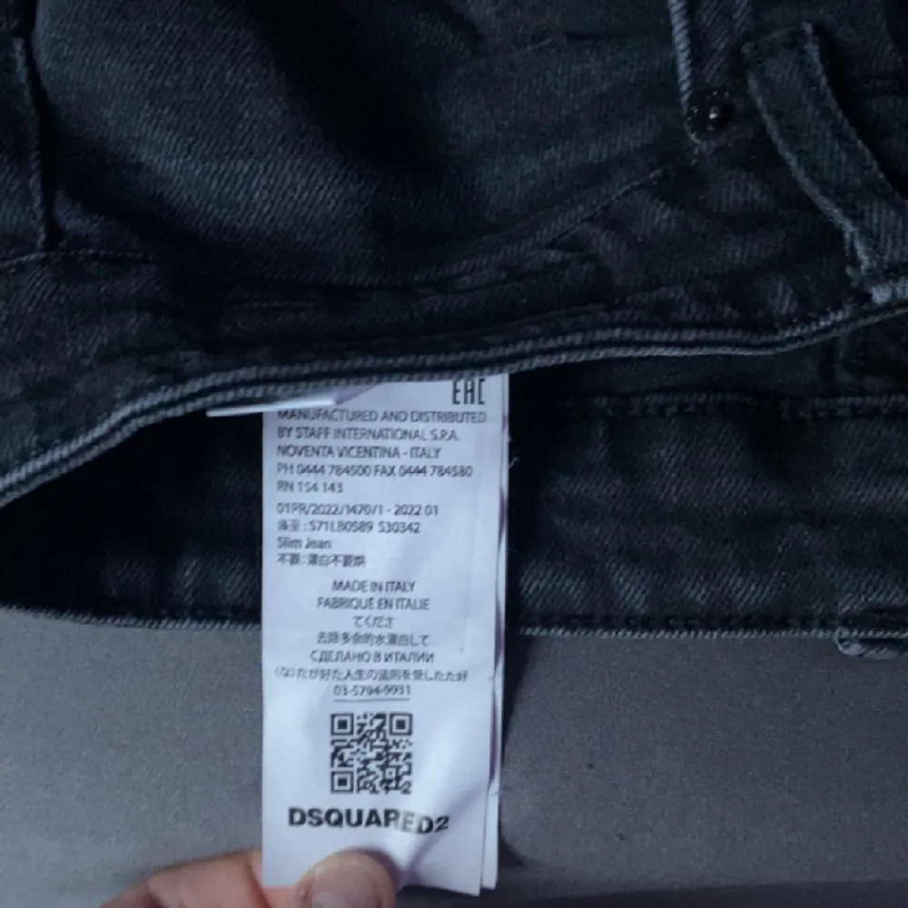 Använda DSQ2JEANS äkta från affären inget kvitto. Jeans & Byxor.
