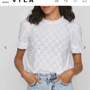 Blus  - Vit blus från vila 🤍