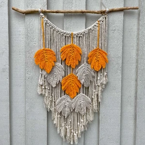 Väggbonader/ wall hanging - Min handgjorda macrame väggbonad kan få din plats att kännas mysigare eller vara en härlig dekoration för en fest. Mått - 48cmx87cm. My hand-made macrame wall hanging can make your place feel cozy and be a perfect present:)