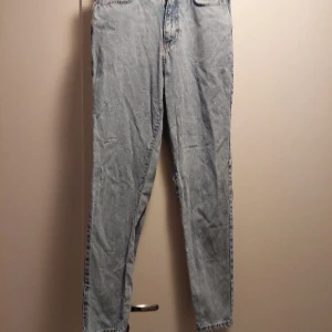 Perfect jeans - Ett par perfekt jeans från gina tricot. Sparsamt använda. Strl 36.