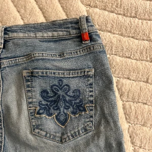Jeans - Snygga jeans! Byxorna är fina skicket är okej💙säljer då de inte kommer till användning 