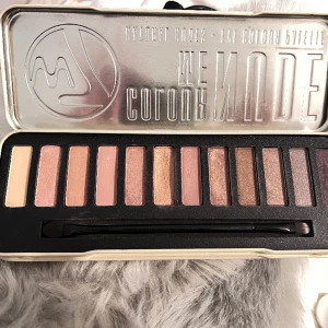 Eye color  - Mycket bra skick 