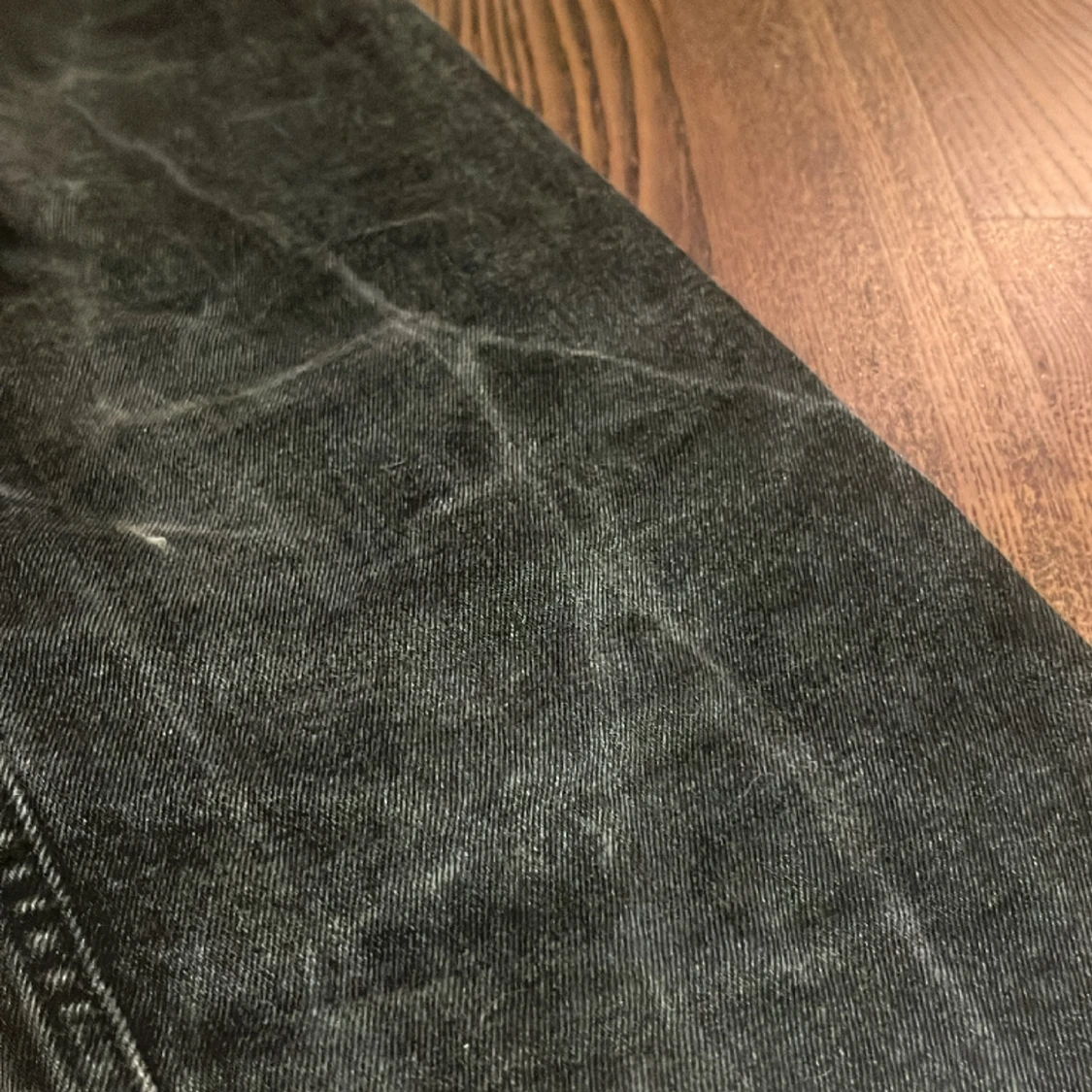 Svarta jeans till salu - 91