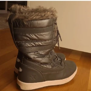 Vinterskor - Superfina vinterskor i nyskick från Everest, storlek 37. Vattenavvisande! Perfekta nu till vintern! Kan fraktas men köparen står för frakten 💕