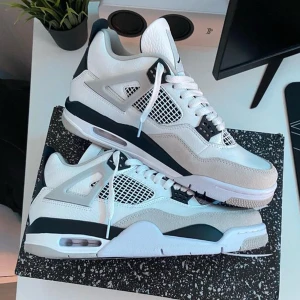 aj4 millitary black - För snabb affär och mer information kom dm