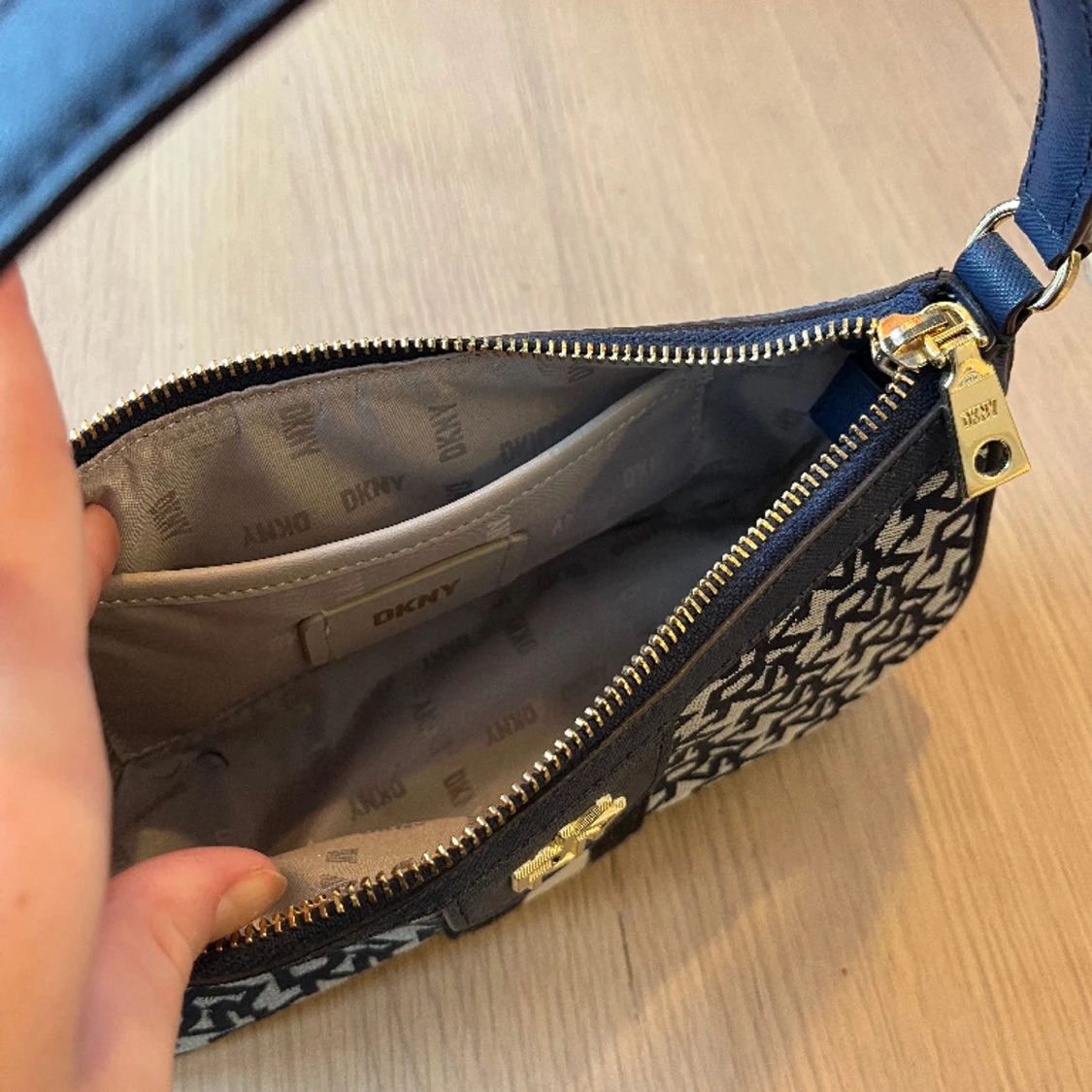 Dkny väska - 91
