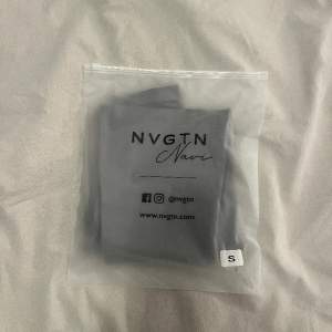 Säljer mina grå NVGTN leggings pga för små. Endast använda en gång. Superfina och mjuka🥰. Pris kan diskuteras 