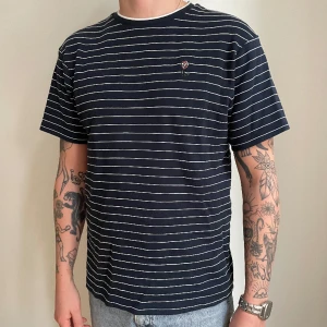 T-shirt storlek L - T-shirt från Urban outfitters 