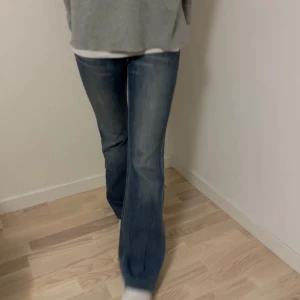 Lee jeans - Säljer älskade Lee jeans, finns en defekt jag kan skicka bild på, men det går att fixas 🩵