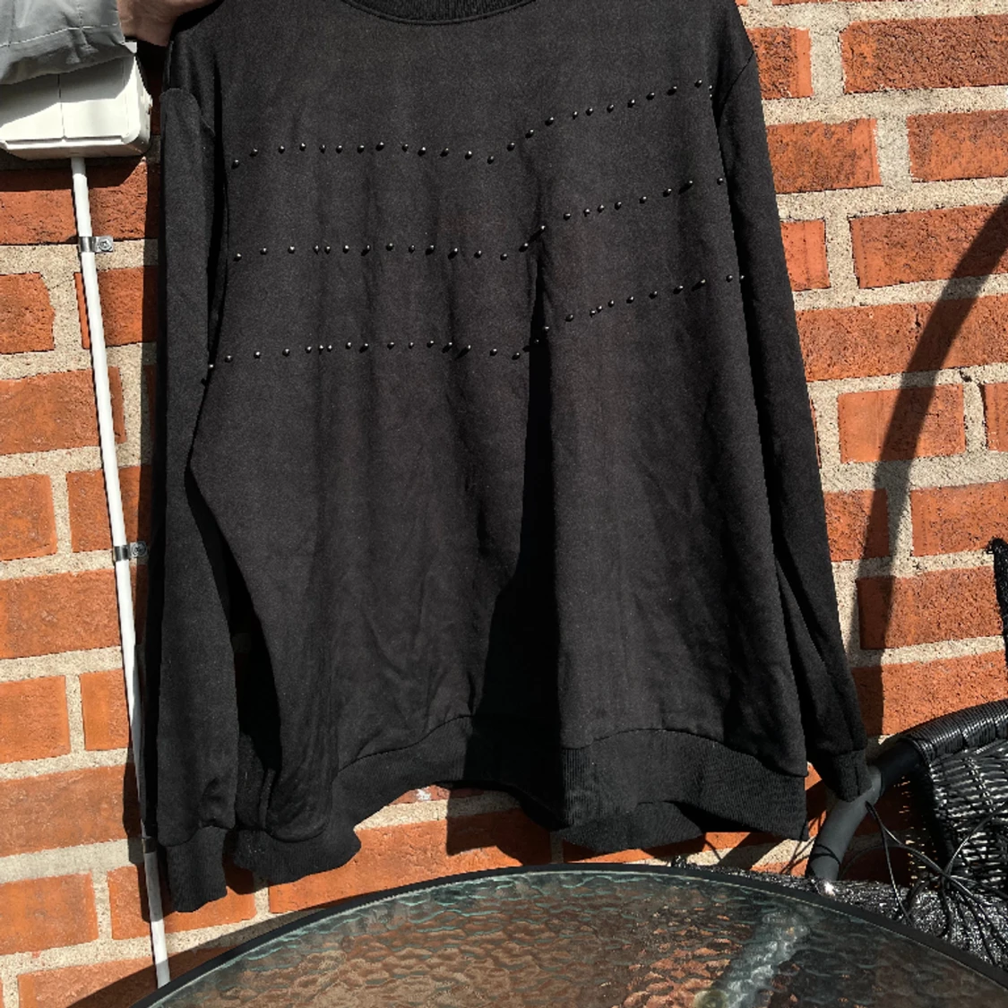 Snygg tröja med pärlor. Strl XXL