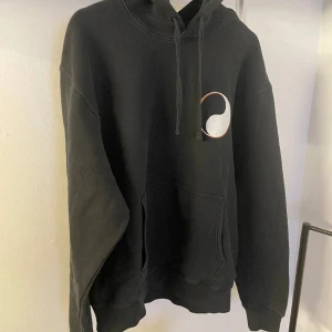 Our Legacy Stüssy hoodie - Oanvänd med lappar kvar, lägg gärna prisförslag!