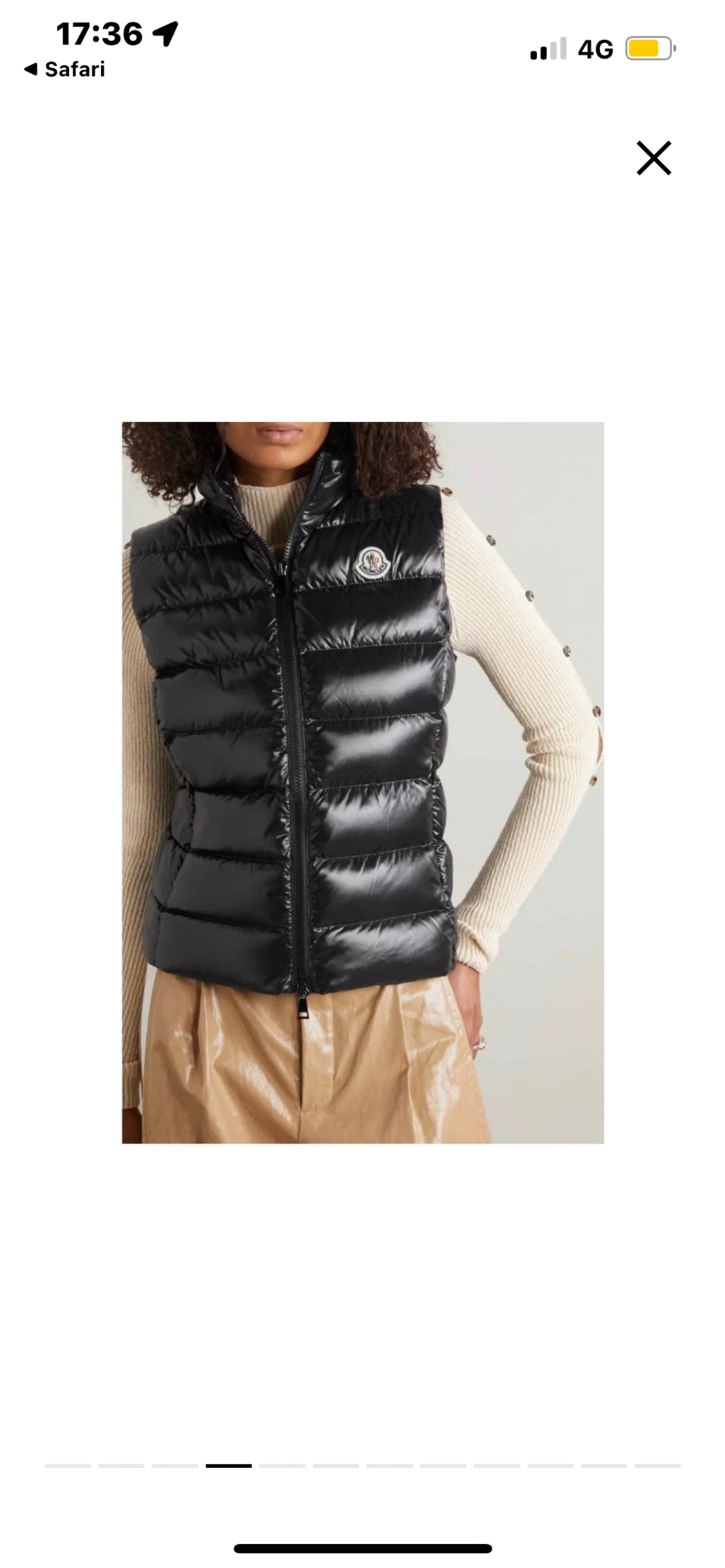 Säljer min väst från Moncler. I nyskick.