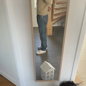 WEEKDAY jeans  - Sparsamt använda WEEKDAY jeans.  Nypris: 600kr