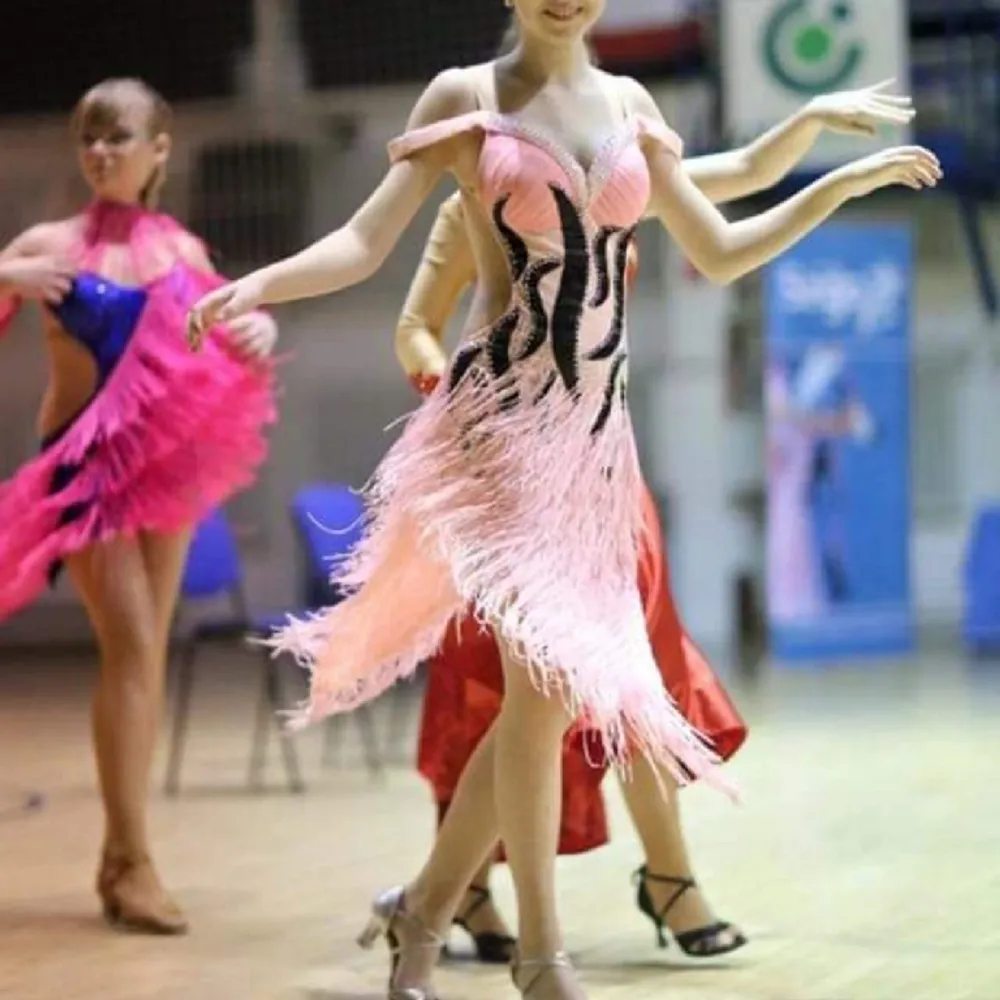 Latin dance dress 💃  Swarovski . Klänningar.