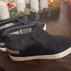 Helt nya Tommy Hilfiger - Helt nya som växts ur