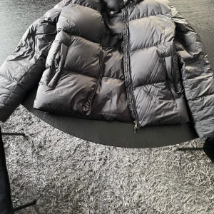 Jacka - Nypris 4500 kr Jackan är i nyskick  Fri frakt  