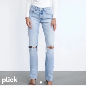 Mid Rise jeans zara - Säljer dessa jeansen ifrån zara, sparsamt använda och i bra skick!