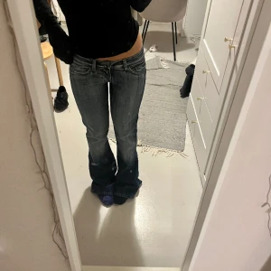 Lågmidjade jeans  - Lågmidjade helt nya  bootcut jeans! Midjemått 35, innerbenslängd 85❤️‍🔥
