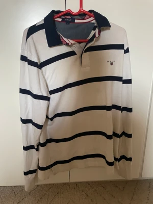 Tröja GANT - Tröja GANT i bra skick