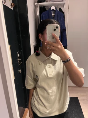 Pikétröja  - En jätte skön o fin burberry piké🤗Helt oanvänd💛