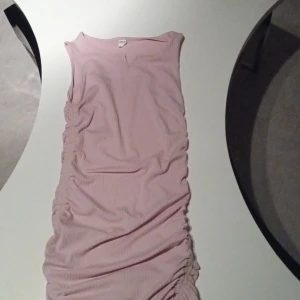 Rosa klänning  - En super rosa klänning 