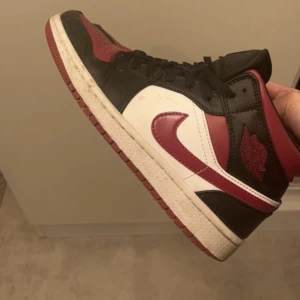 Nike jordans 1 - Storlek 39, jordan 1 mid knappt använda  