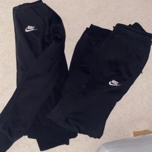 Nike set - Säljer denna för jag inte får en använding för den. Den har inga skador och är som ny. Storlek S på båda.