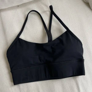 ICANIWILL sportbh - Sportbh från iciw, använd 5 gånger Max. XS men liten i storleken!