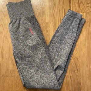 Gymshark leggings - Helt oanvända ”Gymshark Flex High Waisted Leggings” då de är för små (endast provade)💕 